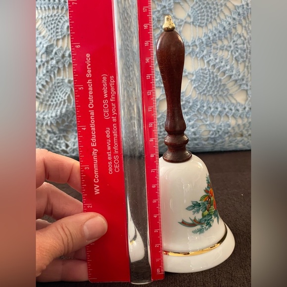 Avon Brand "Christmas 1985" Ceramic Bell with Wooden Handle w/gold tip vintage - Picture 6 of 7